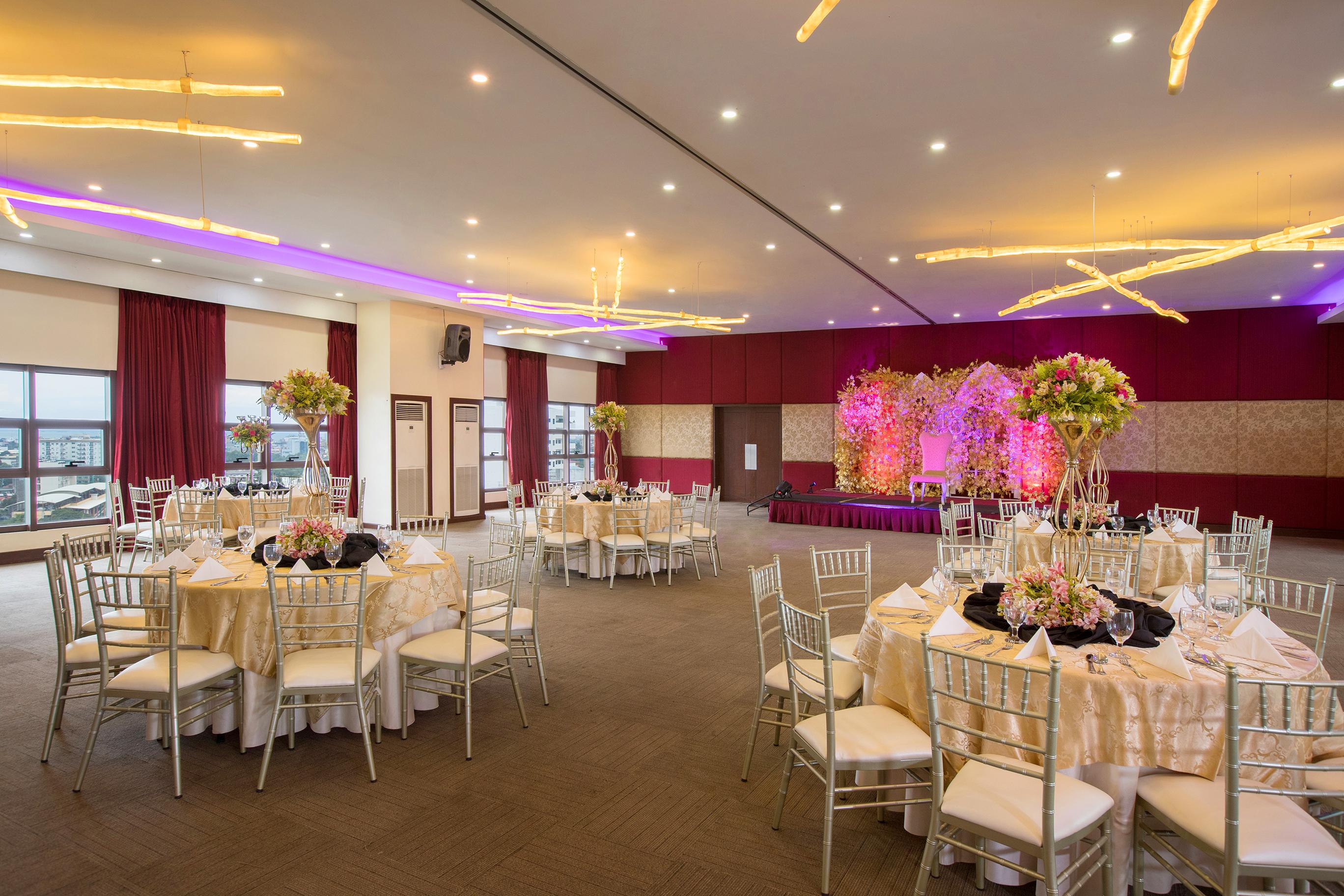 Golden Prince Hotel & Suites Cebu Extérieur photo